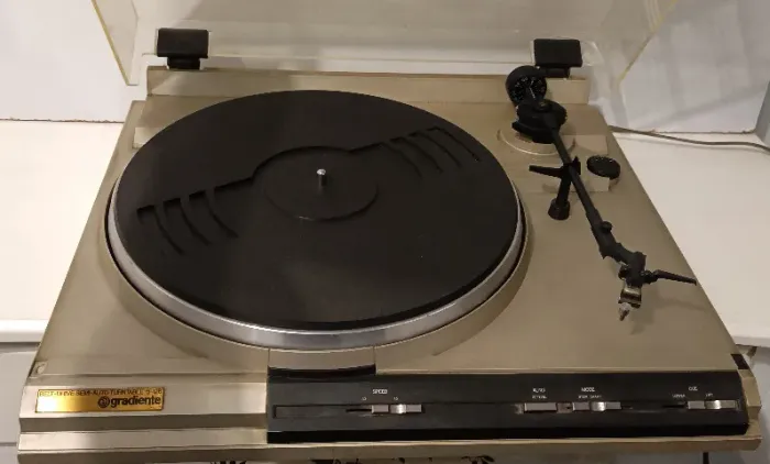 TOCA DISCOS ANTIGO GRADIENTE (PARA REPAR OU RETIRADA DE PEÇAS)