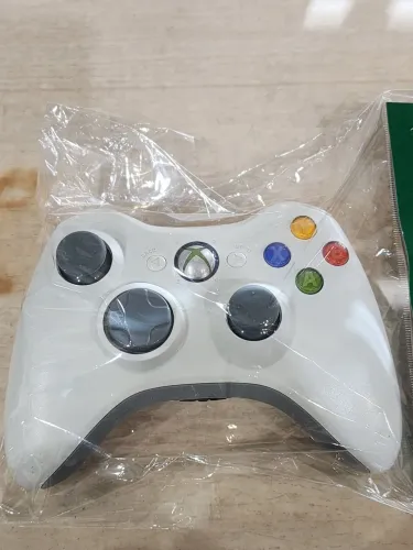 Controle branco de xbox 360 versão primeira dos controles