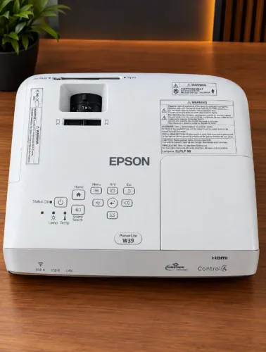 PROJETOR (DATASHOW) EPSON W39 - PROFISSIONAL / POSSUI NOTA FISCAL