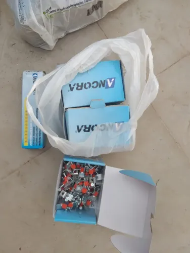 Peças para aplicar forro de gesso - Pinos e cartuchos