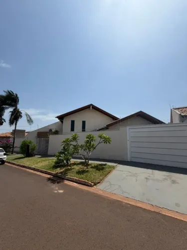 Casa de esquina a venda no Vilas Boas