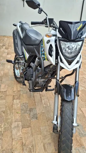 Moto Yamaha 150  XTZ Crosser S