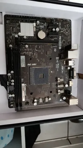 Kit Ryzen B450 + Ryzen 5 4600G + Brindes 