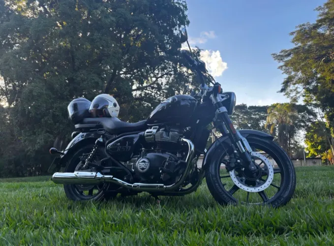 Royal Enfield Super Meteor 650 Impecavel