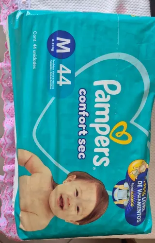 3 pacotes de Fraldas Pampers Confort Sec
