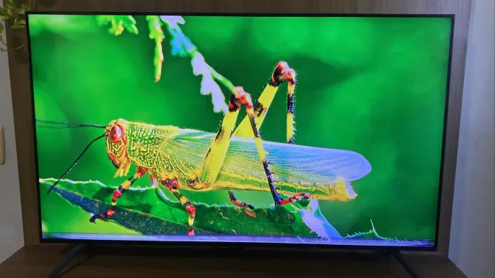 Tv Samsung smart 4k 50 polegadas detalhe que não interfere em nada