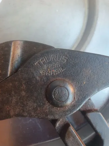 Alicate bomba de água bico de papagaio Taurus 2296