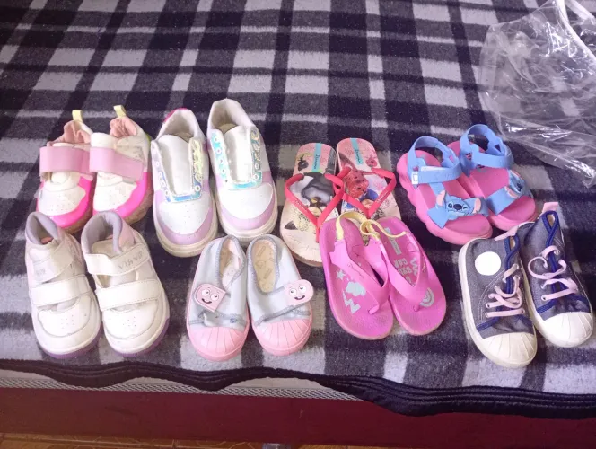 Sapato pra menina número 22,24,31