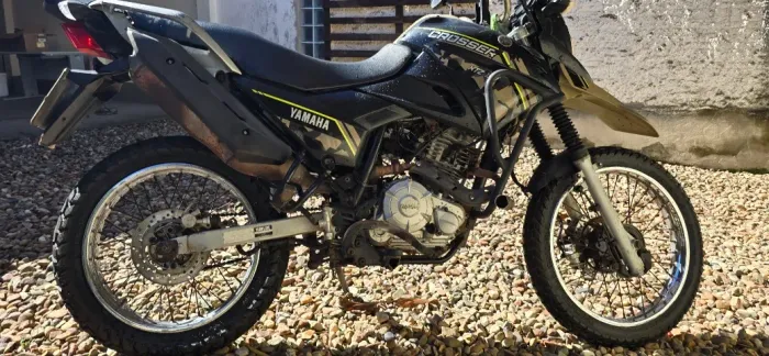 Crosse xtz 150 totalmente revisada com vários acessórios novos.