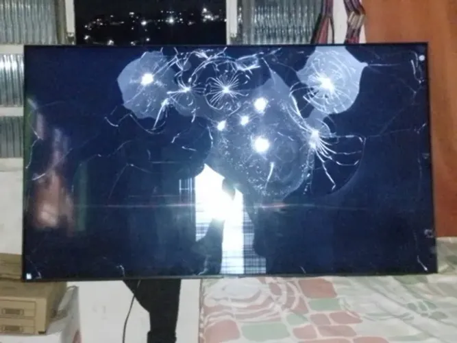 Smart tv samsung 58 pol (un58au7700g) tela quebrada