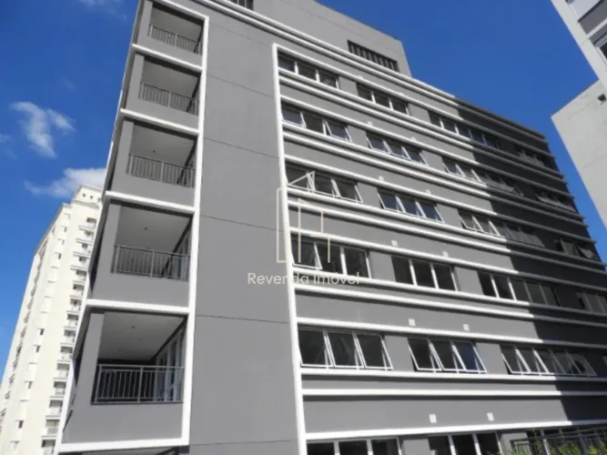 Prédio Comercial na Lapa, São Paulo-SP: 5.148m², 28 Banheiros, 23 Vagas de Garagem. Alugue