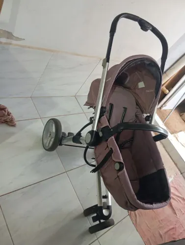 Carrinho de bebê R$199