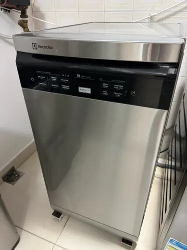 Lava louças electrolux LL10X Inox em perfeito estado