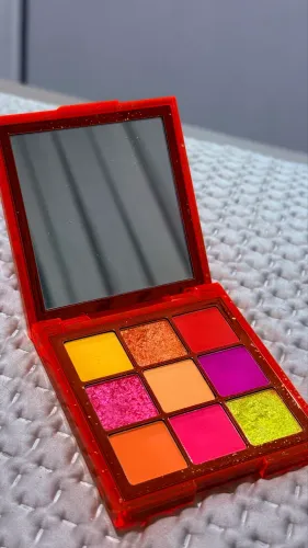 Huda Beauty Neon Obsessions - Orange 