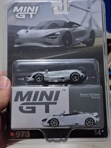 Mini GT Maclarem 