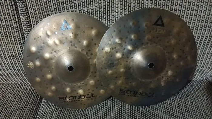 Prato Istanbul mini Hat, chimbal B-20 feito a mão, dry dark xist 10" Agop, novo