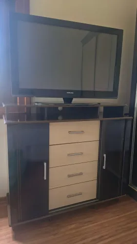 Vendo cômoda com 4 gaveteiros e prateleiras(sapateira)