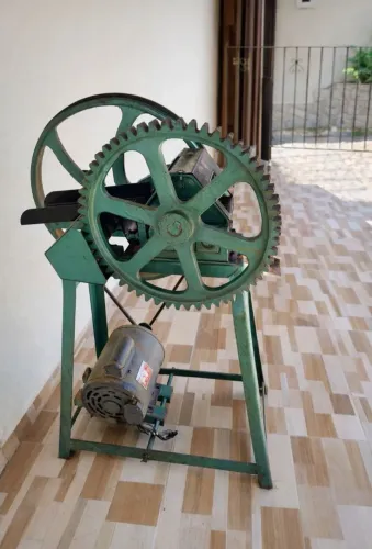 Máquina de moer cana eletrica