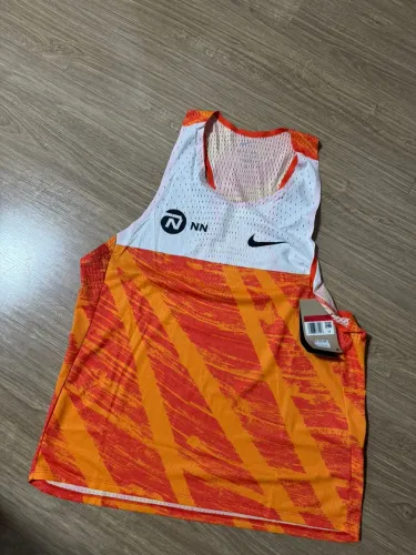 Regata Nike aeroswift 