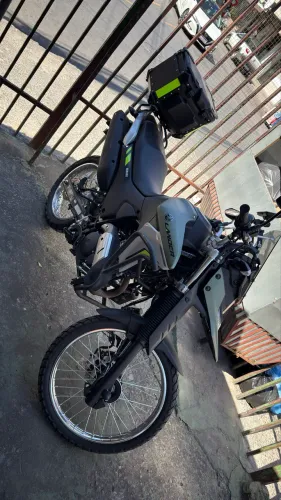 Lander 2026/2026 verde com acessórios