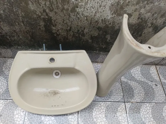 Pia Banheiro porcelana Cerâmica completa