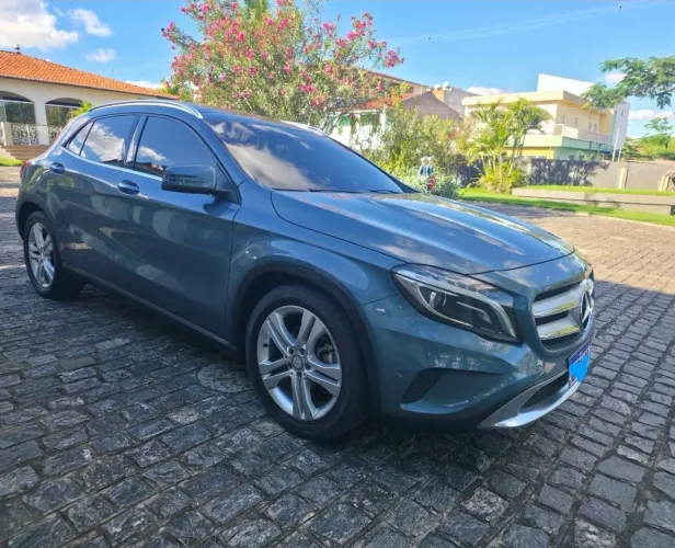 Mercedes-Benz GLA 200 Adv. 1.6/1.6 TB 16V Flex Aut. 2015