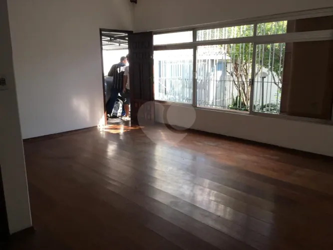 Casa térrea com 3 quartos à venda ou para locação em Vila romero - SP