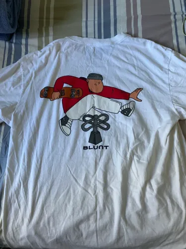Camiseta Blunt