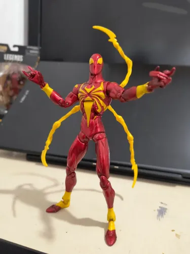 Iron Spider / Aranha de Ferro - Marvel Legends (Spiderman Clássics)