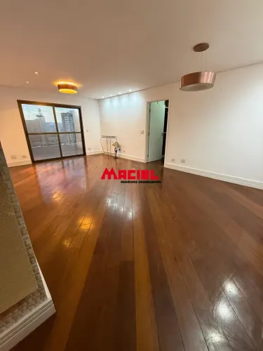 Excelente apartamento de 4 dormitórios no Centro de São José dos Campos!