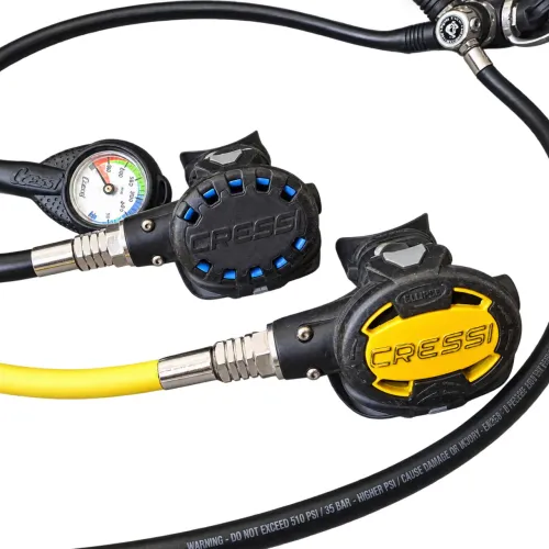 Kit Regulador de Mergulho Cressi com Octopus e Manômetro