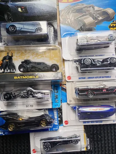 Set Hotwheels Premium Batman Raros Batmóvel Coleção