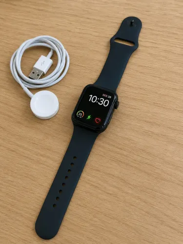 Apple Watch SE 2ª Geração 40mm - Carregador original- Pouco Uso - Impecável