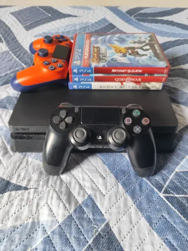 PS4 slim 1TB - Usado
