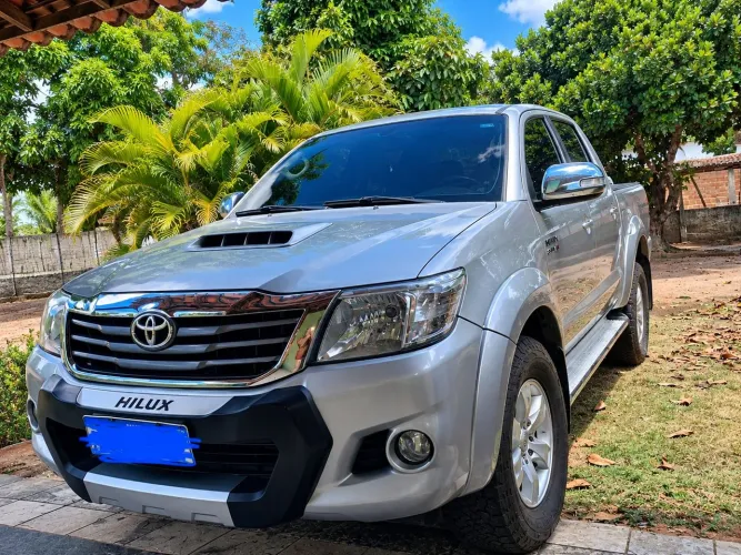 Toyota Hilux CD SRV D4-d 4X4 3.0 TDI Diesel AUT 2014