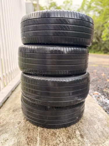 4 pneus Michellin 215/50/17