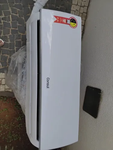 Vendo ar condicionado de 900 BTUS não é inverter com defeito.
