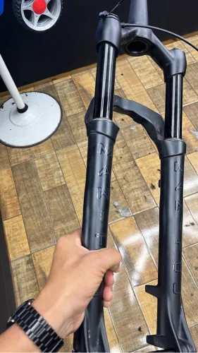 Suspensão manitou BOOST 110mm seminova
