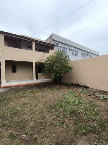 Casa 3 quartos 1 suite perto de tudo no Ibes
