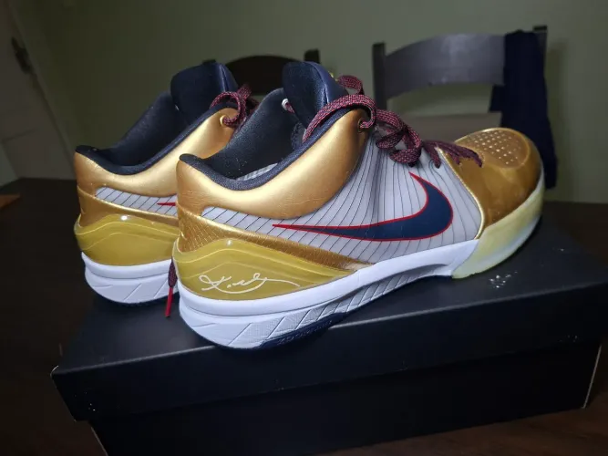 kobe 4 Gold Medal Tam. 43 original 