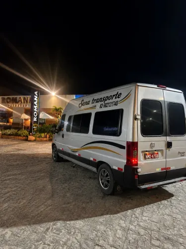 Van viagem fretes passeios turismo translado