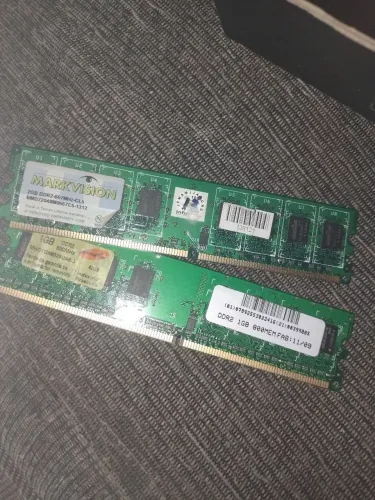 Memória Ram 2Gb DDR2-6667mhz e 1 GB DDR2 800mhz