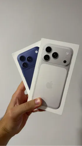 iPhone 17 Pro 256 GB Silver, Laranja, Azul - Lacrado