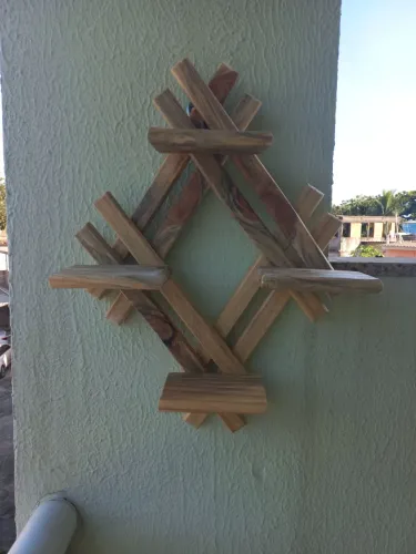 (Produto novo) Floreira de Parede Losango Madeira Suporte Plantas Jardim Vertical