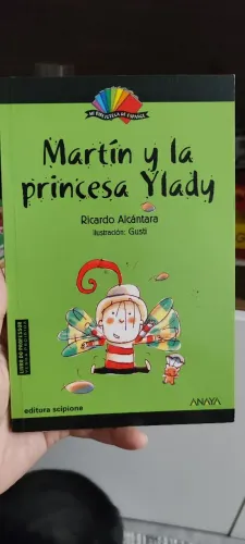 Libro-Martín y la princesa Ylady (Editora Scipione)