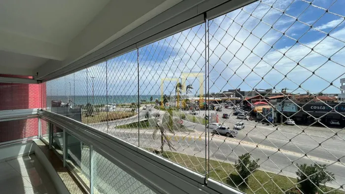 Luxuosa vista em apartamento de 2 quartos com suíte frente mar no Jardim Campomar Rio das 