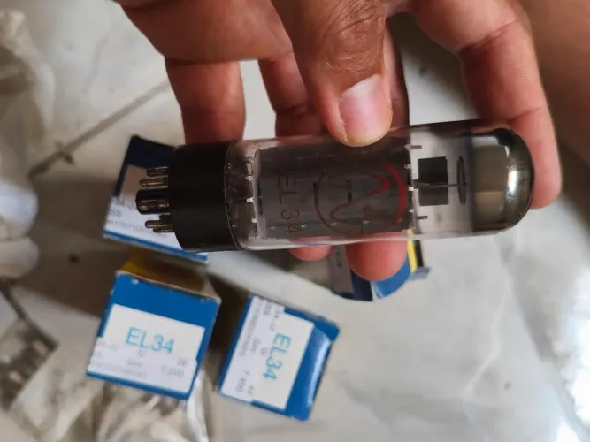 válvula de potência JJ Electronic EL34