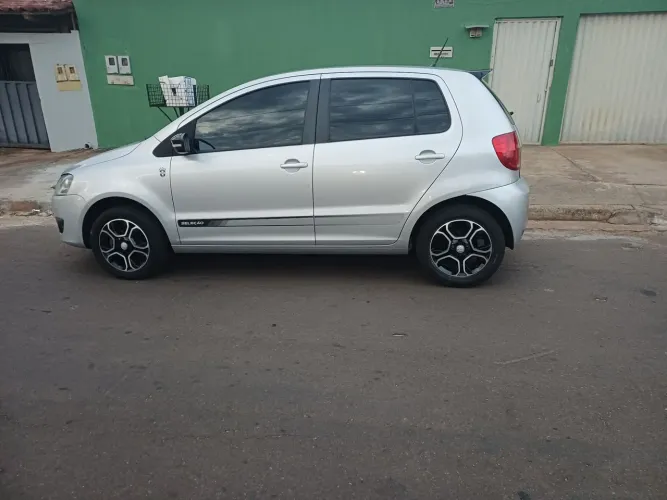 Volkswagen Fox Selecao 1.0 Total Flex 8V 5P 2014
