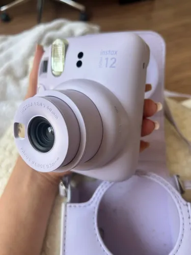 Instax Mini 12 + filme lacrado + bolsa