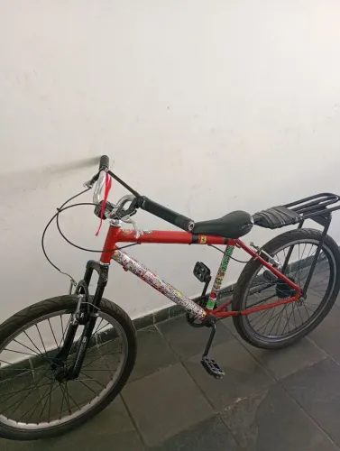 Bicicleta montadinha aro 24 (Não acompanha a anteninha da foto!)